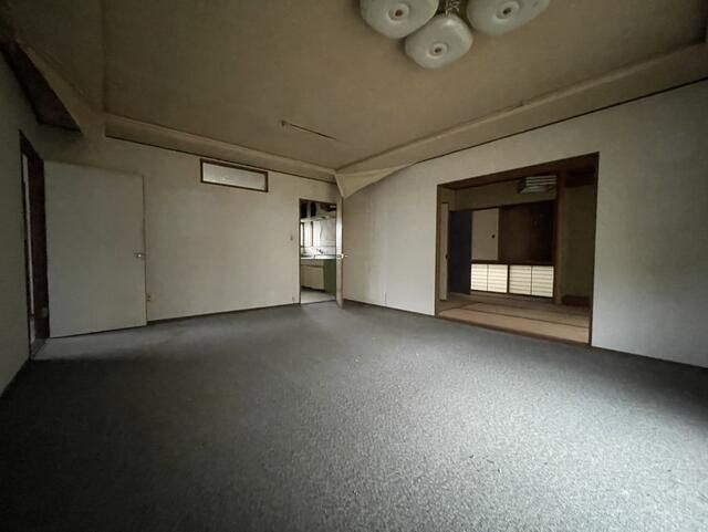 4DK Detached House for Sale in Kitakyushu's Wakamatsu Ward - Thumbnail 3