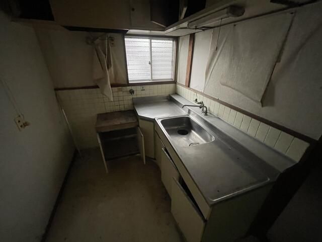 4DK Detached House for Sale in Kitakyushu's Wakamatsu Ward - Thumbnail 4