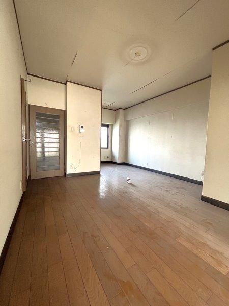 2LDK Apartment for Sale near Jono Station, Kitakyushu - Thumbnail 3