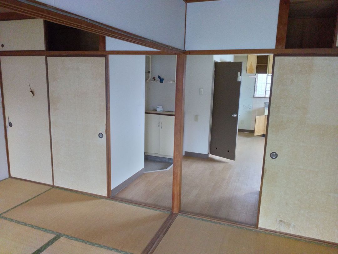 Ando Mansion 6-Unit Apartment Building for Sale in Shimonoseki - Thumbnail 3