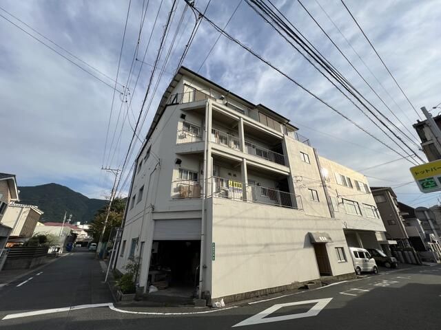 2DK Apartment for Rent in Kitakyushu, Kokurakita Ward - Image 1