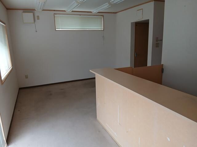 Former Pharmacy Building for Sale in Omuta City, Fukuoka - Thumbnail 2