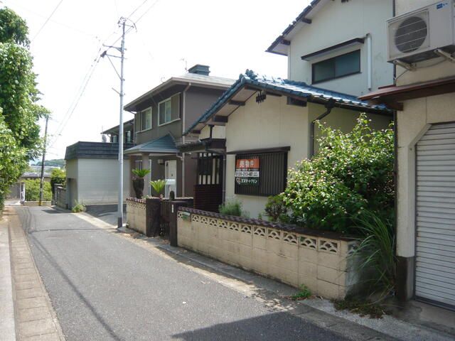 3DK Detached House for Sale in Nakama City, Fukuoka | 128.2 sqm Land - Thumbnail 2