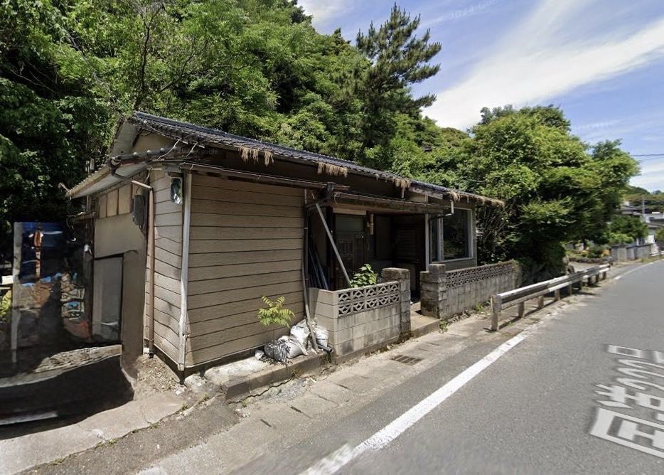 Kitakyushu Apartment Building for Sale with 3 Vacant Units & Detached House - Thumbnail 3