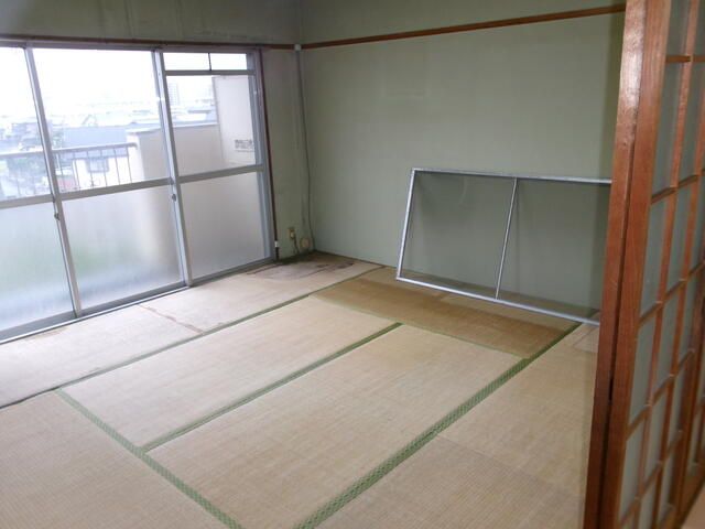 3LDK Apartment for Sale in Suga, Kitakyushu - 58.7 sqm - Thumbnail 3