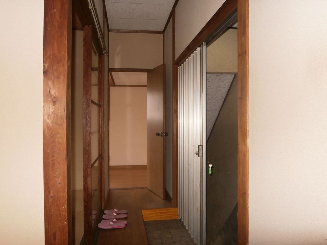 Shop-Residence with Tenant in Kitakyushu, Near Minami-Kokura Station - Thumbnail 3