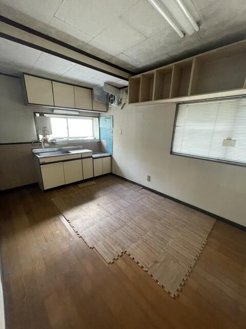 5DK Detached House for Sale in Kitakyushu Quiet Neighborhood - Thumbnail 4