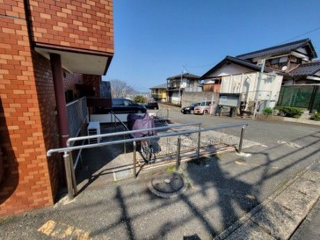4LDK Apartment for Sale in Kitakyushu's Moji Ward - Investment Opportunity - Thumbnail 3