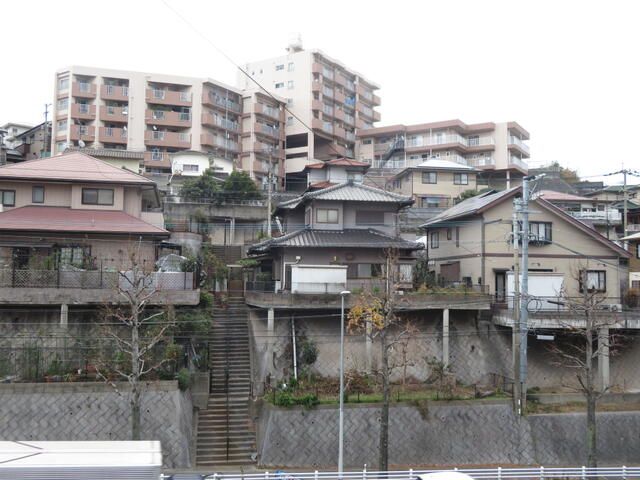 4LDK Maisonette Apartment for Sale in Kitakyushu's Tobata Ward - Thumbnail 2