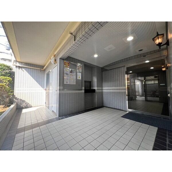 1K Apartment for Rent in Kagoshima City - La Résidence de Superbe - Thumbnail 3