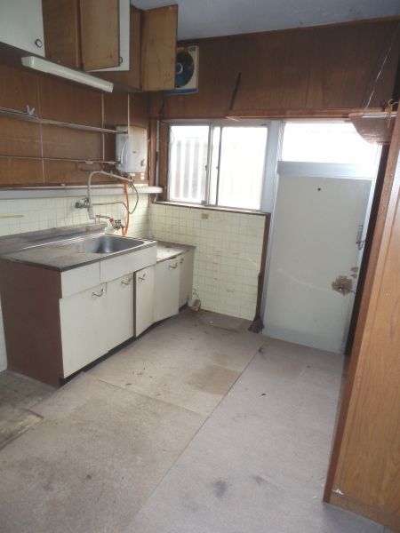 Shop with Residence for Sale in Kitakyushu, Near Chikuho Railway - Thumbnail 2