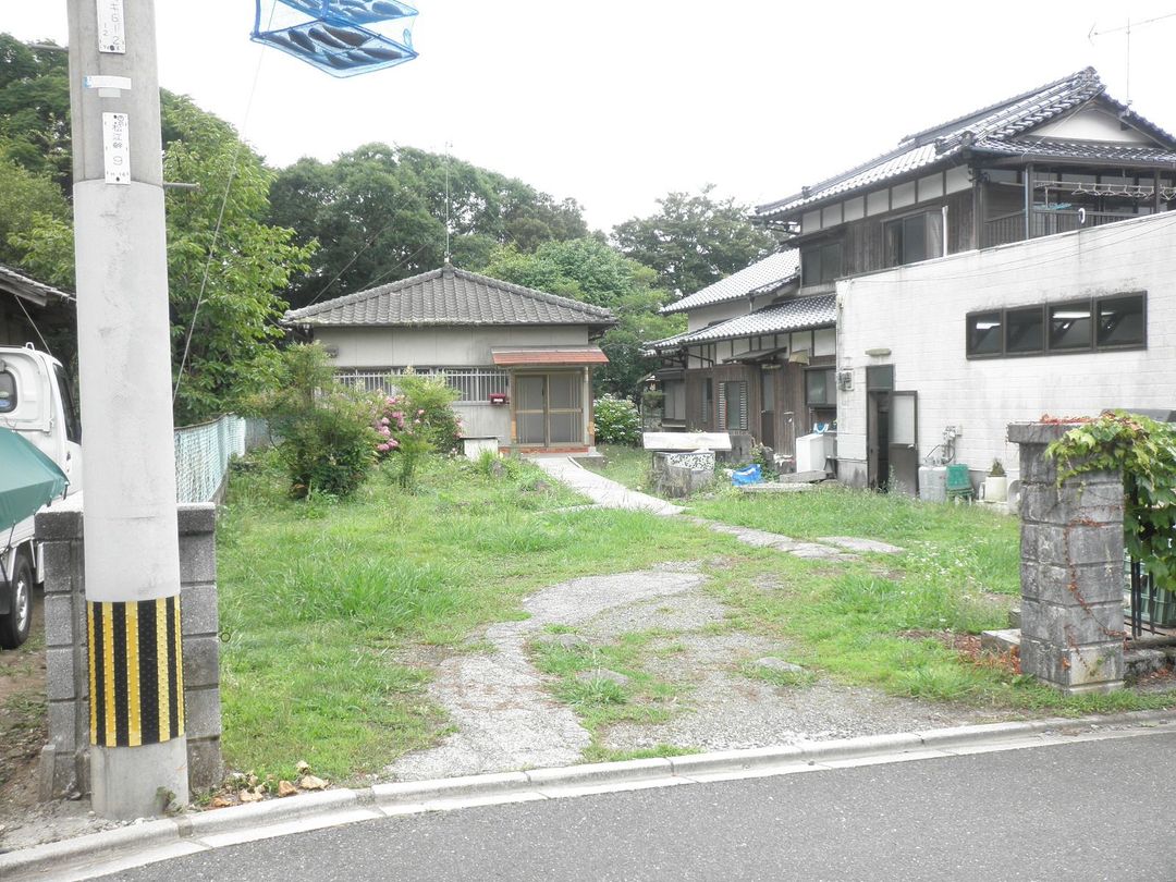 Large 1084 sqm Land with 2LDK House in Buzen, Fukuoka - Thumbnail 3