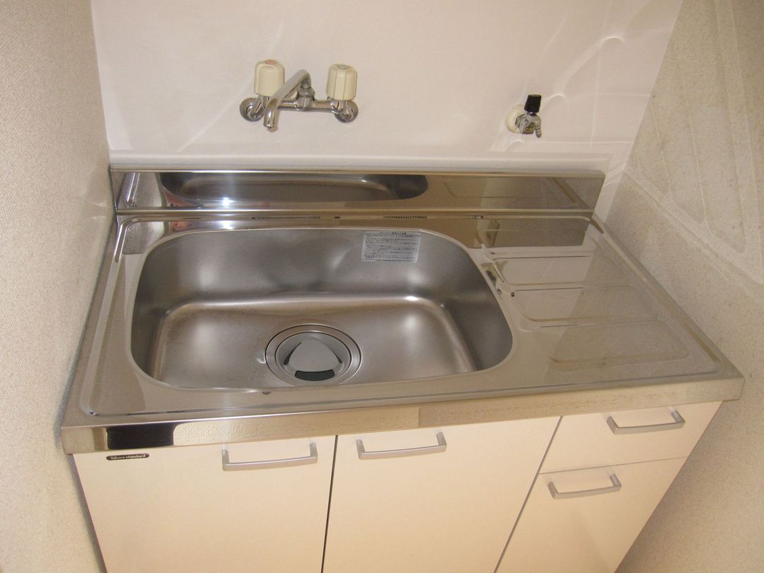 Maison Academic 1K Loft Apartment for Rent in Munakata - Thumbnail 3