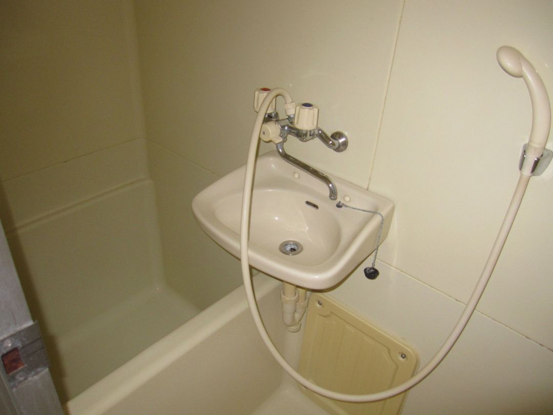 Maison Academic 1K Loft Apartment for Rent in Munakata - Thumbnail 4