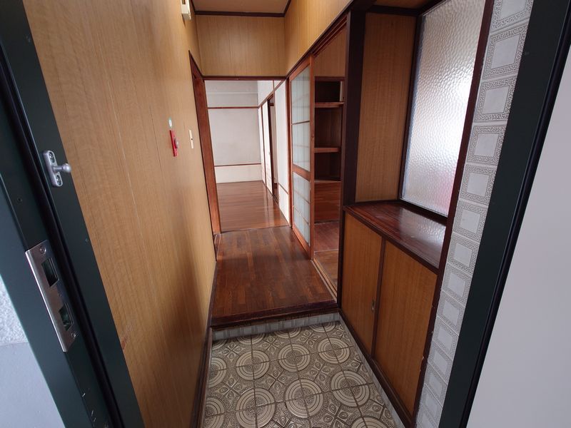 3DK Apartment in Kitakyushu with South-Facing Balcony & Storage - Thumbnail 2