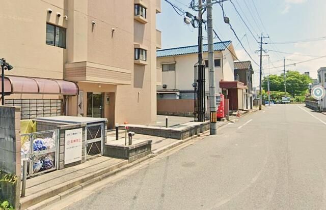 3DK Corner Apartment with Park View in Kitakyushu, Fukuoka - Thumbnail 2