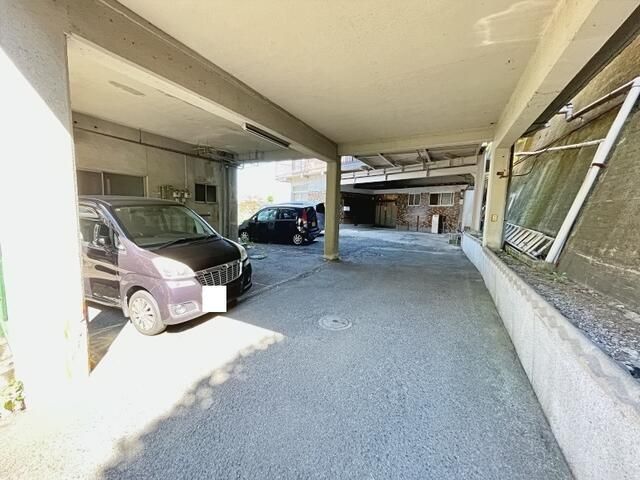 Kitakyushu Apartment Building with Detached House for Sale - Thumbnail 3