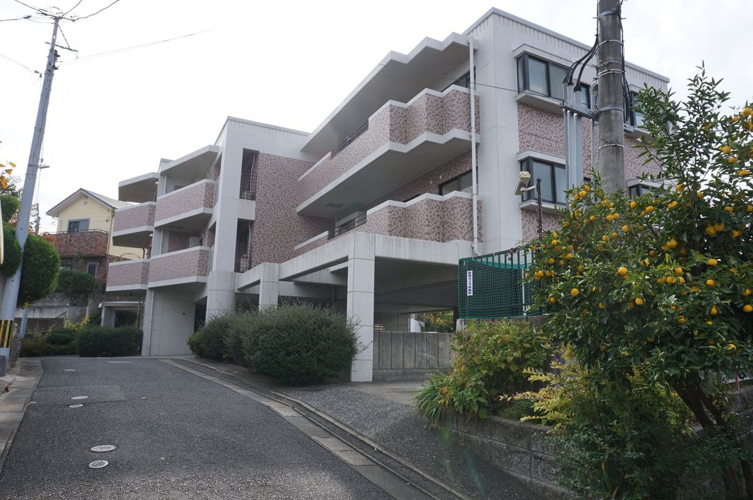 Bessho Corp 2LDK Apartment for Sale in Kitakyushu - 190万円 - Thumbnail 2
