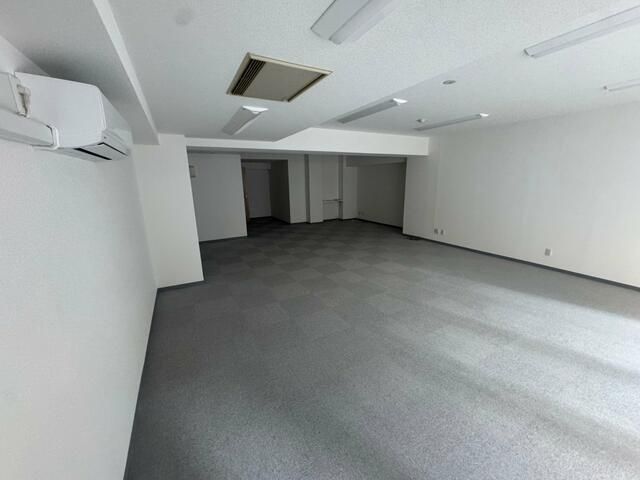Commercial Office/Retail Space for Lease in Chiyoda, Tokyo - Thumbnail 3