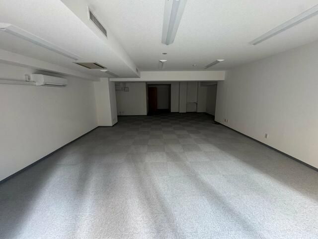 Commercial Office/Retail Space for Lease in Chiyoda, Tokyo - Thumbnail 4