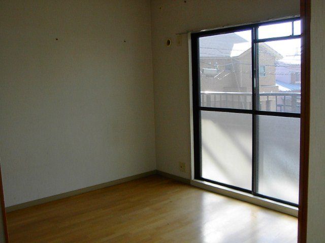 3DK Apartment for Rent in Odawara, Kanagawa - Thumbnail 2