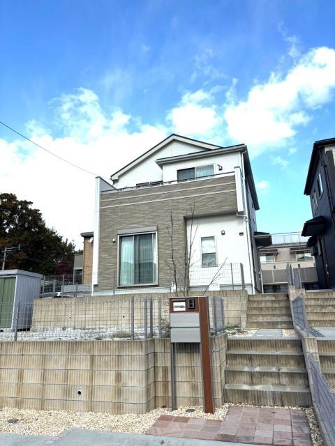 2022-Built 4LDK House with Garden & 3 Car Parking in Chikushino - Thumbnail 2