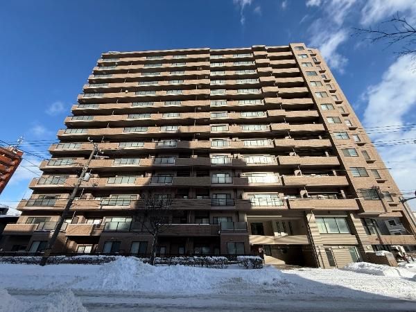 La Crest Kikusui 3LDK Apartment for Sale in Sapporo - Thumbnail 2