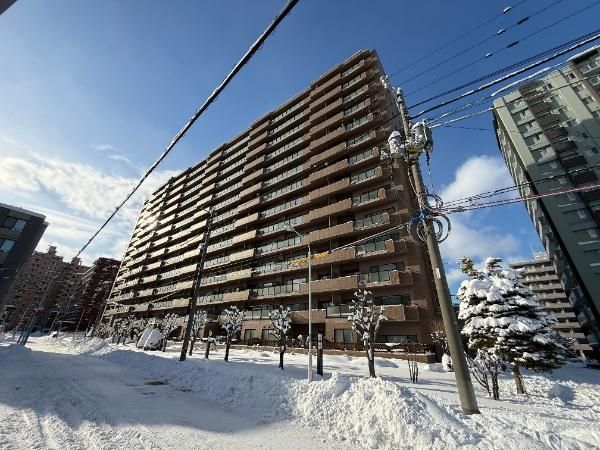 La Crest Kikusui 3LDK Apartment for Sale in Sapporo - Thumbnail 3