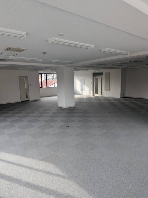 Office Space for Rent in Tama City, Tokyo - 152.89 sqm - Thumbnail 2
