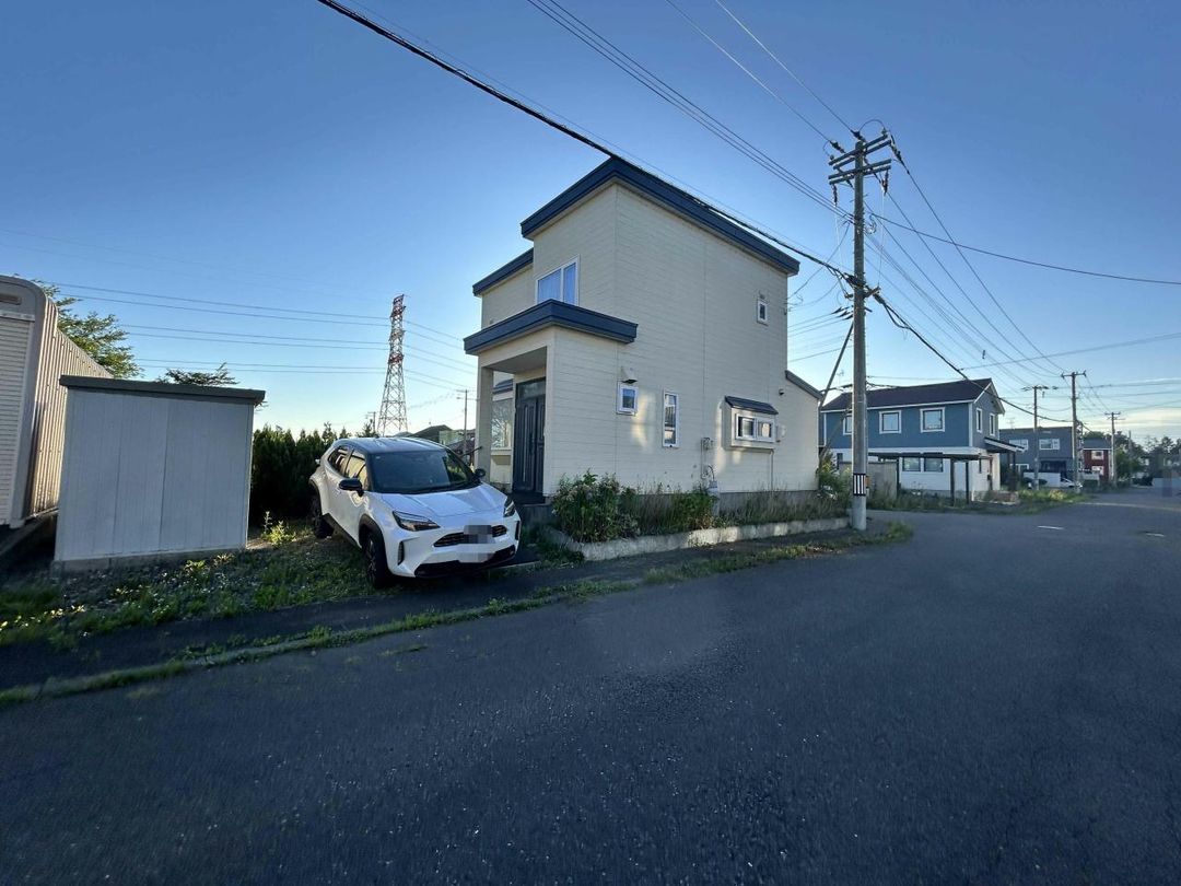 4SLDK House for Sale on Corner Lot in Ebetsu, Hokkaido - Thumbnail 2