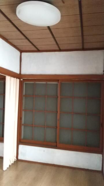 2DK Wooden House for Rent in Funabashi, Chiba - Thumbnail 3