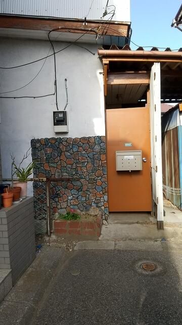 2DK Wooden House for Rent in Funabashi, Chiba - Thumbnail 2