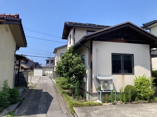 2DK Detached House for Sale in Toyama City, Toyama - Thumbnail 2