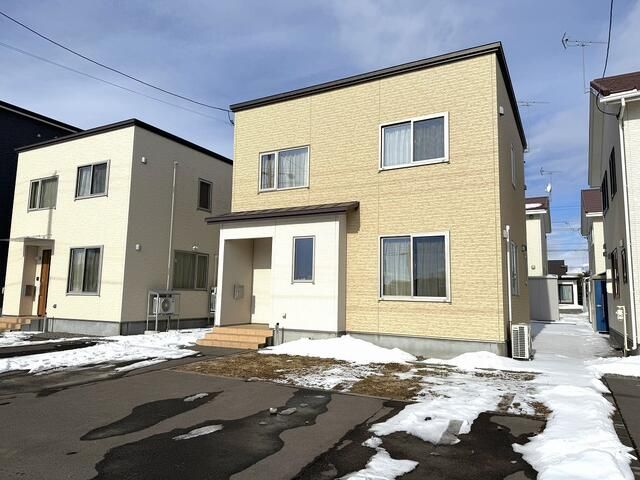 Modern 4LDK House for Sale in Tomakomai, Hokkaido - Thumbnail 3