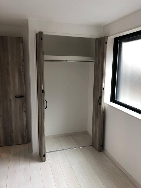 Modern 2LDK House for Rent in Takadanobaba, Tokyo - Thumbnail 2