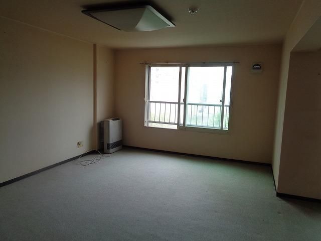 3LDK Apartment for Sale in Quiet Sapporo Neighborhood - Thumbnail 4