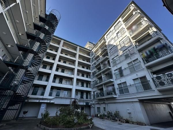 3DK Apartment for Sale in Musashino City, 5 Min from Musashisakai Station - Thumbnail 2