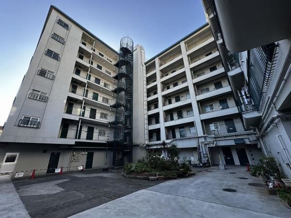 3DK Apartment for Sale in Musashino City, 5 Min from Musashisakai Station - Thumbnail 3