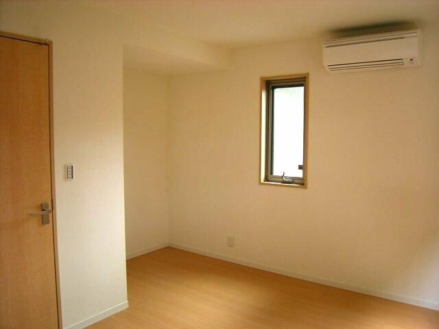 2LDK Apartment for Rent in Kawasaki, Asao Ward - Thumbnail 2