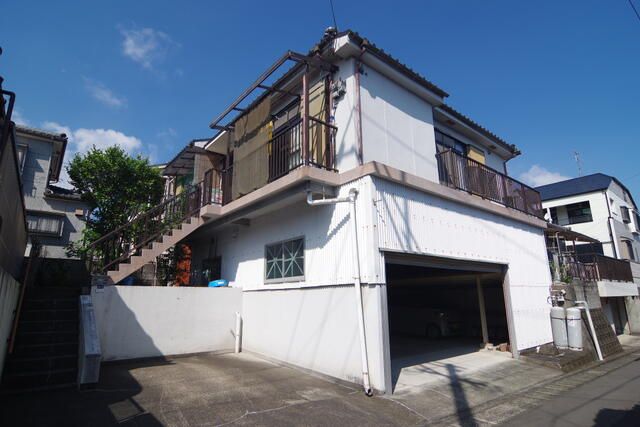 Spacious 1985 House in Kagoshima with Garden & 3 Car Parks - Thumbnail 2