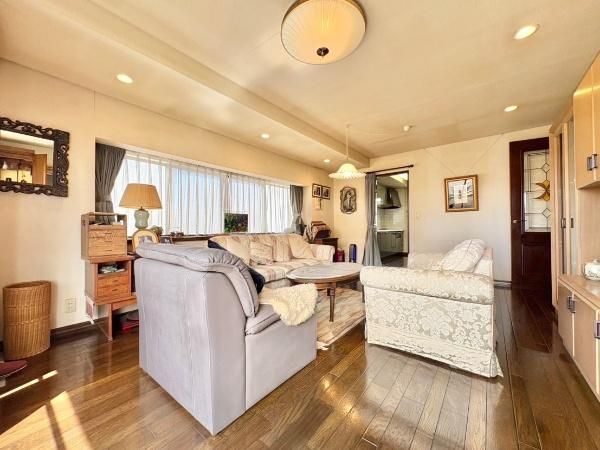 Detached House for Sale in Setagaya, Tokyo - 199.99 sqm - Thumbnail 2