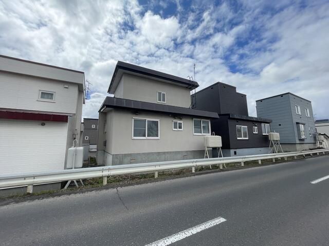 Used 4LDK Detached House in Teine, Sapporo, Hokkaido - Thumbnail 2