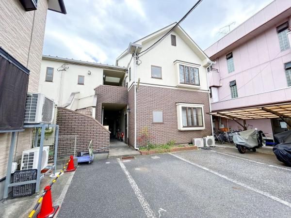8-Unit Apartment Building for Sale in Mitaka, Tokyo - Thumbnail 3