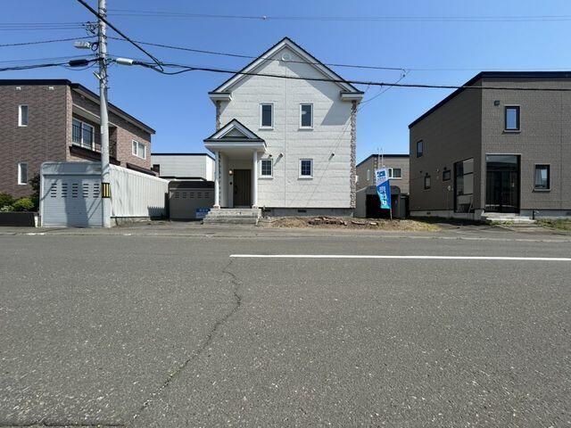 Renovated 3LDK House in Ebetsu, Hokkaido with Parking - Thumbnail 2