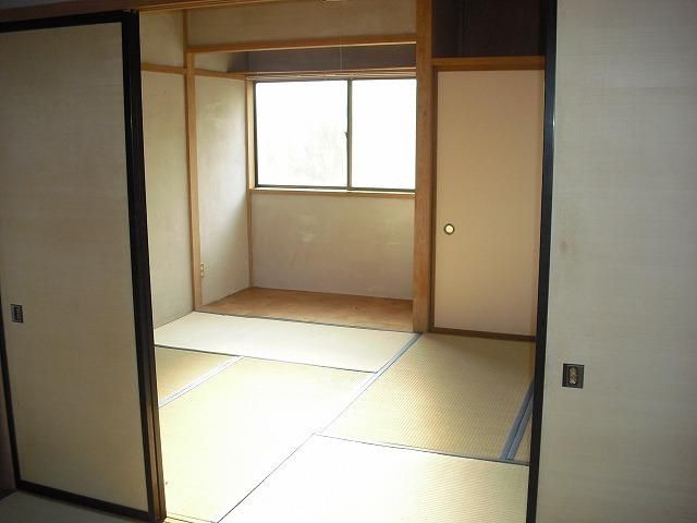 Spacious 7K Rental House in Takaoka, Toyama - 75.63 sqm - Thumbnail 3