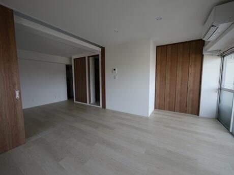 Used Apartment for Sale in Kawasaki, Kanagawa - 1LDK 32.49 sqm - Thumbnail 4