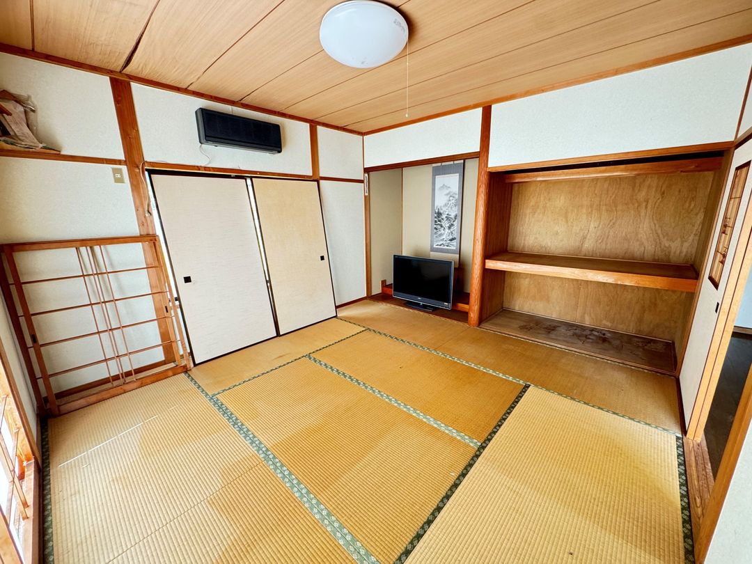 5LDK House for Sale in Tsuyama, Okayama with Parking for Two - Main Image
