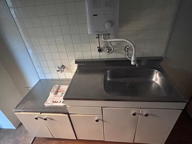 1K Apartment for Rent in Nakano, Tokyo - Thumbnail 4