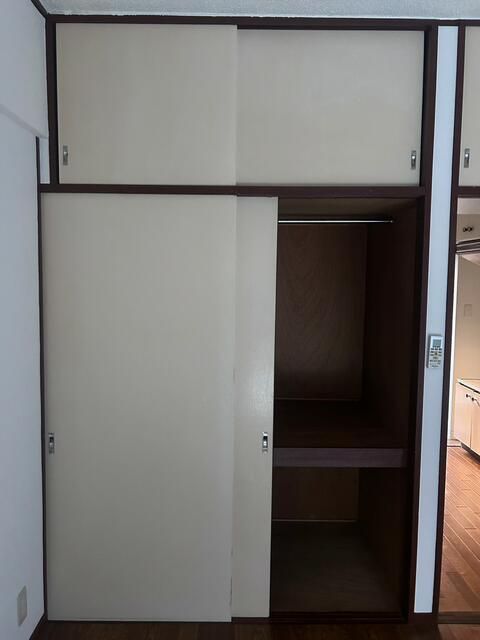 1K Apartment for Rent in Nakano, Tokyo - Thumbnail 3