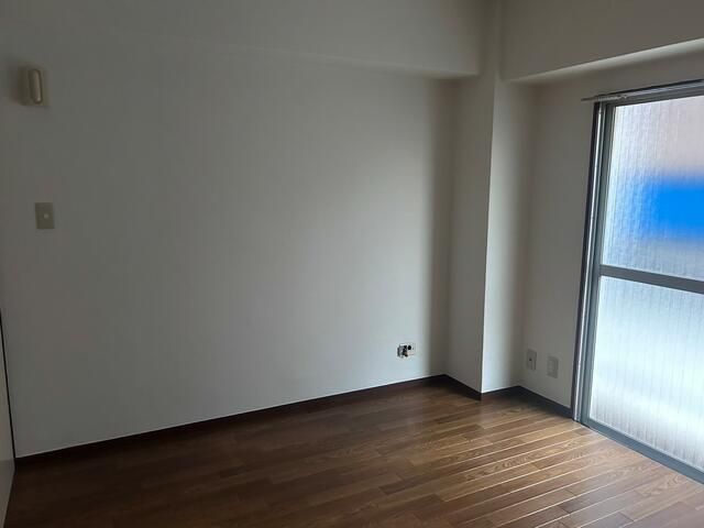 1K Apartment for Rent in Nakano, Tokyo - Thumbnail 2